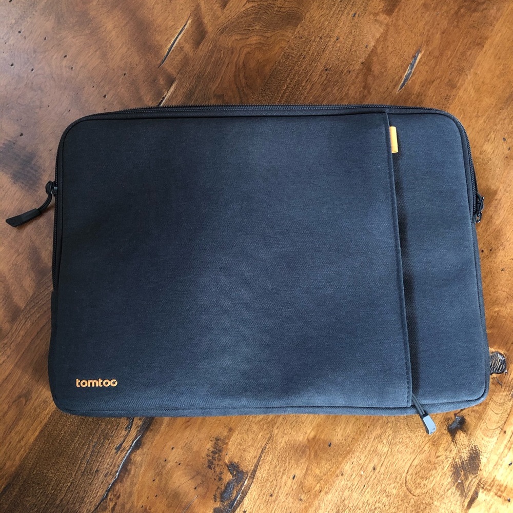15” Tomtoc Laptop Case